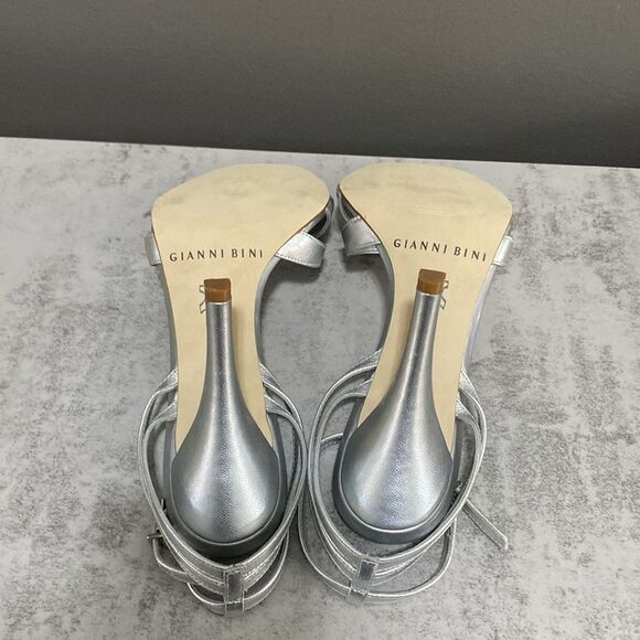 NWT Gianni Bini Metallic Silver Heels size 8 - Picture 12 of 16